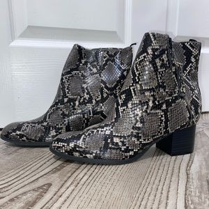 Old navy snake print bootie